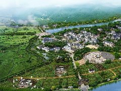 駱文智在審議政府工作報告時表示 產業發展重穩實體 民生建設應樹標桿