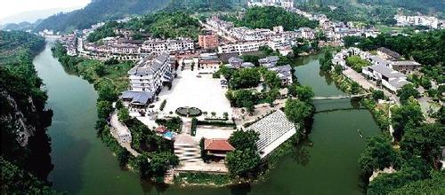 加快培育特色小鎮，著力搭建發展平臺